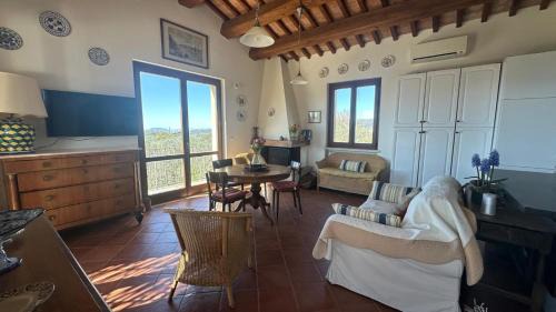 Monteleone Sabino House | Olivella e Oleandra