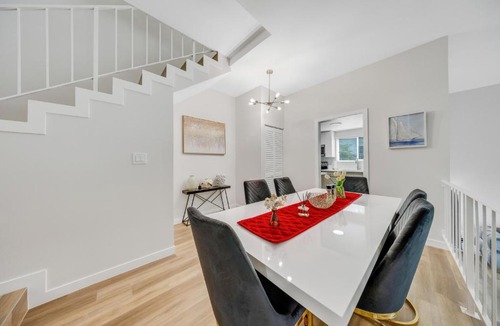 South Redondo Apartment | Oneluxstay 3BR Home Near the Beach