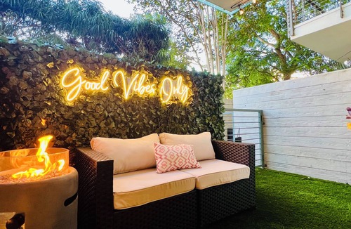 Mid City Apartment | Open Studio by Beverly Grove w/Pool, Parking & Laundry
