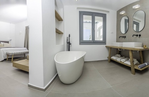 Kini House | Oro Suites