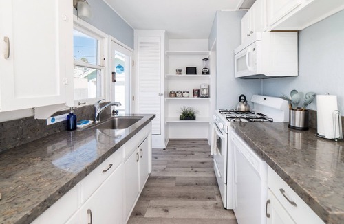Oceanside House | Pacific Bungalow