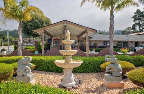 Munras Avenue Hotel | Padre Oaks