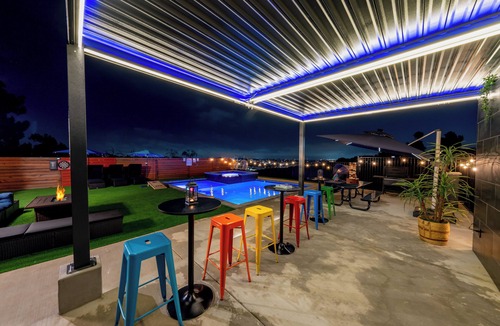 Lincoln Acres House | Paradise View: Luxury Pool & Spa Retreat