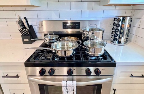 Walnut Creek Apartment | Patio, Fire Pit, and Downtown Walnut Creek