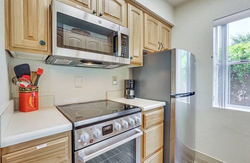Paradise Valley Village Cottage | Patio & Pool Access: Sunny Phoenix Casita!