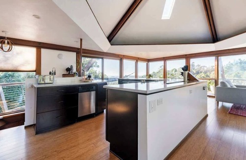 Aptos Cabin | Peaceful Treehouse with Ocean View