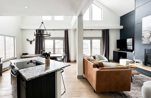 Wildernest House | Perfect Summer Stay|Game Room+Dog Friendly+Hot Tub