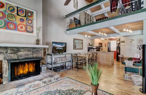 Tahoe Village Villa | Pet-Friendly 3BR | Heavenly & Fireplace | Sleeps 7