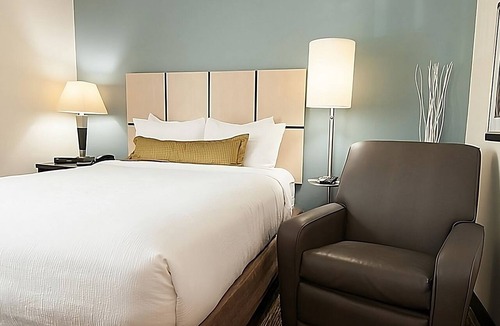 Anaheim Resort Hotel | Pet-Friendly Studio w/Full Kitchen | Close to Disneyland,