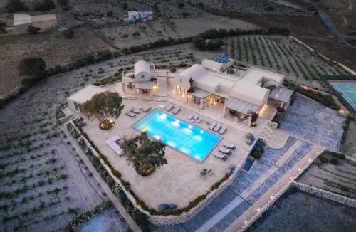 Santorini Villa | Phaos at Cellaria Estate