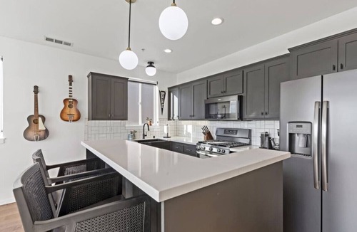Downtown Apartment | Pine at Evergreen - Boutique Hotel