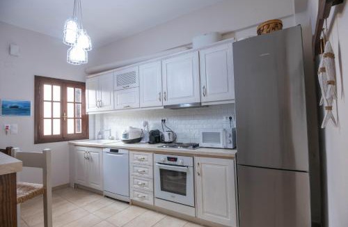 Plaka Apartment | Plaka on the Water - 2 Apts for Families