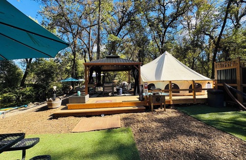 Penn Valley RV Rental | Pleasant Valley Creekside Glamping, Pet Friendly