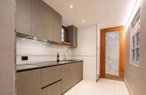 San Lorenzo Apartment | Ponte Rosso Modern in Florence by Mmega