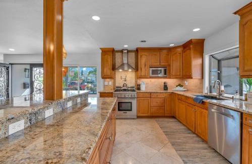 Allied Gardens House | PoolFire Pit Near Balboa Park Mountain Views!