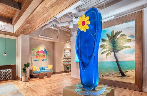 East Village Hotel | Poolside Paradise in Gaslamp Quarter | Rooftop Pool, Parking, Pets Allowed!