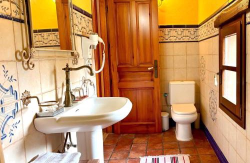 Gibralgalia Hotel | Posada Los Cántaros