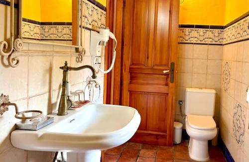 Gibralgalia Hotel | Posada Los Cántaros
