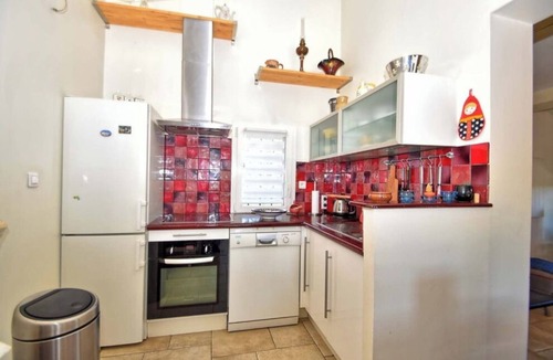 Sollies Pont House | Pretty villa among fig trees in a quiet, scattered settlement