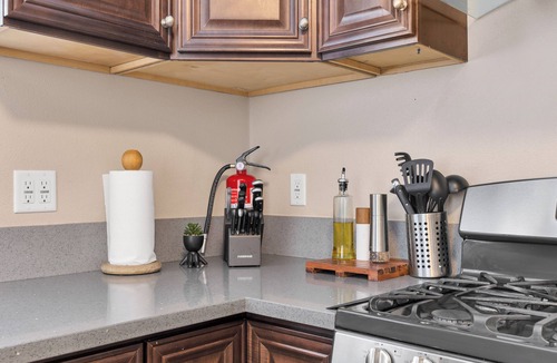 San Gabriel House | Prime Location - Spacious 3BD 2.5 BA - King Bed - 2,100+ sq feet