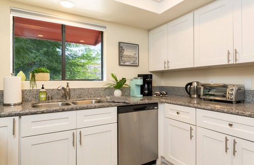 Canyon Corridor Condo | Prime South Palm Springs, Luxury 2 bed, 2 bath condo, VIEWS!