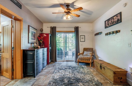 Tuolumne House | Private Pool & Fire Pit! Tuolumne Family Retreat