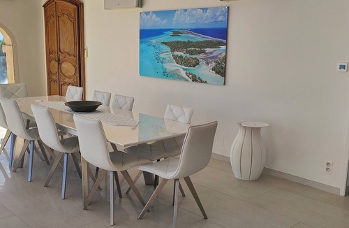 Cavaillon House | Property with unique view in a quiet area with fitness, hammam and jacuzzi