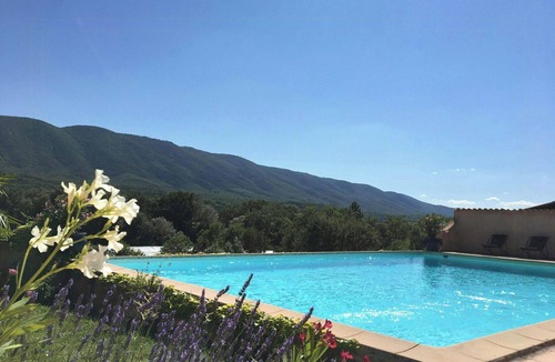 Cereste House | Provençal villa with Luberon views