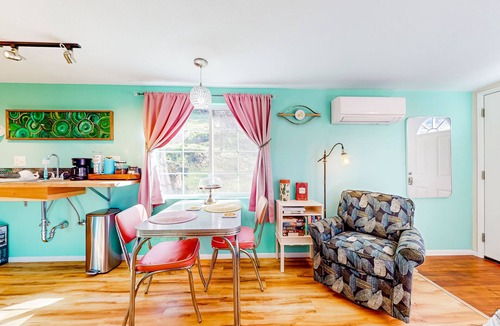 Chico Apartment | Quaint Chico hideaway with open layout, smart TV, Galanz fridge, patio, & AC