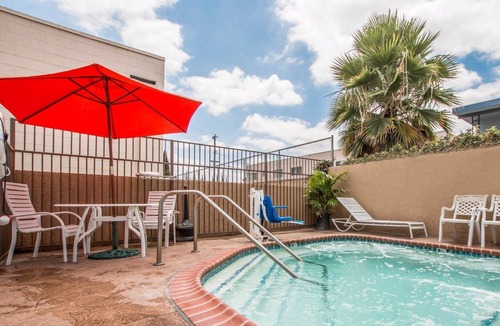 Downey Hotel | Quality Inn Downey