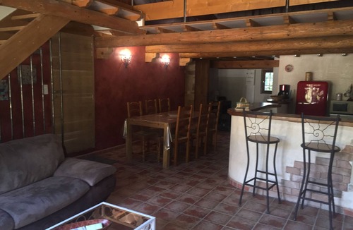 Valreas Cottage | Quiet gîte in the enclave of the Popes