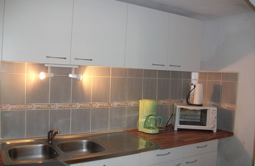 Bargeme Cottage | quiet in small hamlet; surrounded by meadows at 37 ch de l'estang, Bargeme