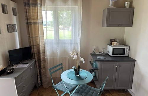 Chateauneuf-du-Rhone Bed & Breakfast | Quiet little house with large garden on the Rhône agricultural plain