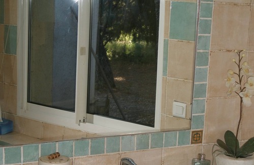 Grambois House | quiet luberon villa + large pool