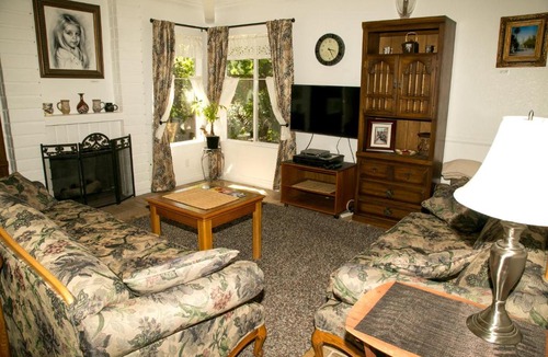 Guajome House | Quiet Private House 15 min to Beach