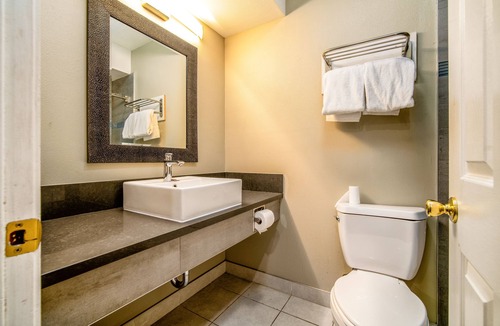 Downey Hotel | Regency Inn & Suites