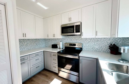 West Mesa Cottage | Relaxing Mesa cottage, walk to the beach. Peaceful Santa Barbara stay.