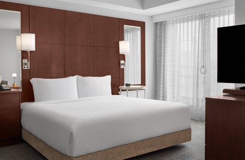Downtown Burbank Hotel | Residence Inn by Marriott Los Angeles Burbank Downtown