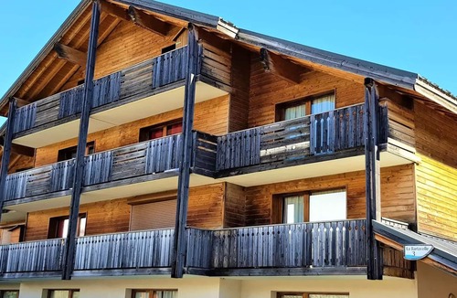 La Joue du Loup Apartment | Residence La Crête Du Berger - 2 rooms 6 people - The shepherd's crest