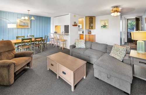 South Oceanside Condo | Resort Style * Pool+Hot Tub * Direct Beach Access