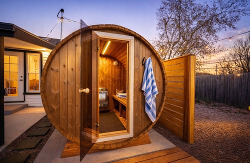 Scenic Heights House | Retro oasis w/private pickleball & sauna, close to Red Rocks & CO ski mountains