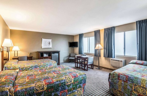 Pacific - Edison Hotel | Rodeway Inn Regalodge