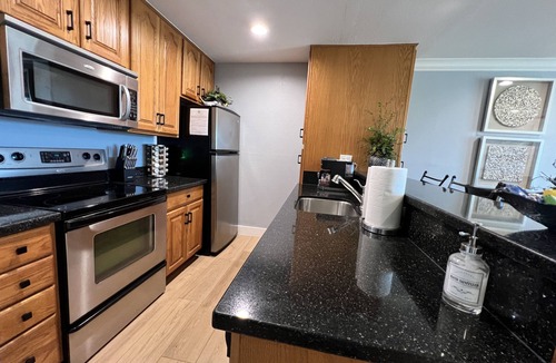 Townsite Condo | ❤ Romantic Ocean Views-On the Strand-Pool/Spa/Gym-Remodeled-Air Conditioning ❤