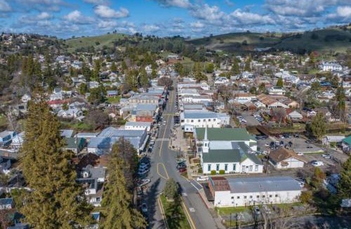 Sutter Creek Hotel | Romantic Victorian Getaway The Hideaway