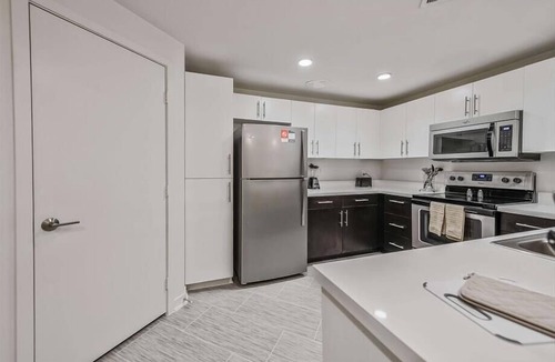 Mira Mesa Apartment | Rooftop Spa & Pool | 1 BR w/Sauna | Mira Mesa