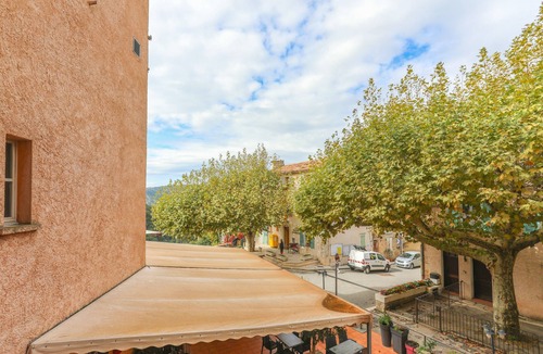 Chateaudouble Apartment | Room 'Bambou' with Shared Terrace and Wi-Fi