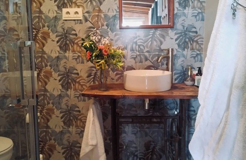 Cullar House | Room-peaceful Private Garden Studio for