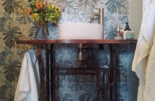 Cullar House | Room-peaceful Private Garden Studio for