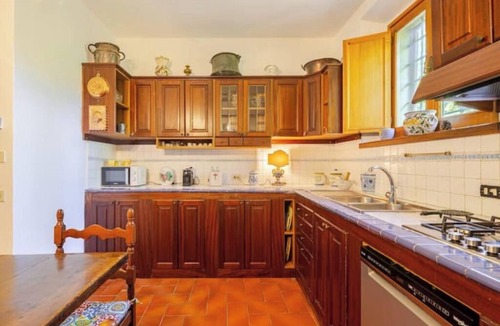 Florence Villa | Rustic Charming Villa w/Pool/AC/Wifi- Minutes to Florence Center- Views Galore!