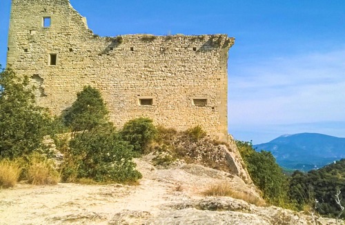 Saint-Marcellin-les-Vaison House | Rustic holiday home with large, shared pool and mountain views, in a charming location.
